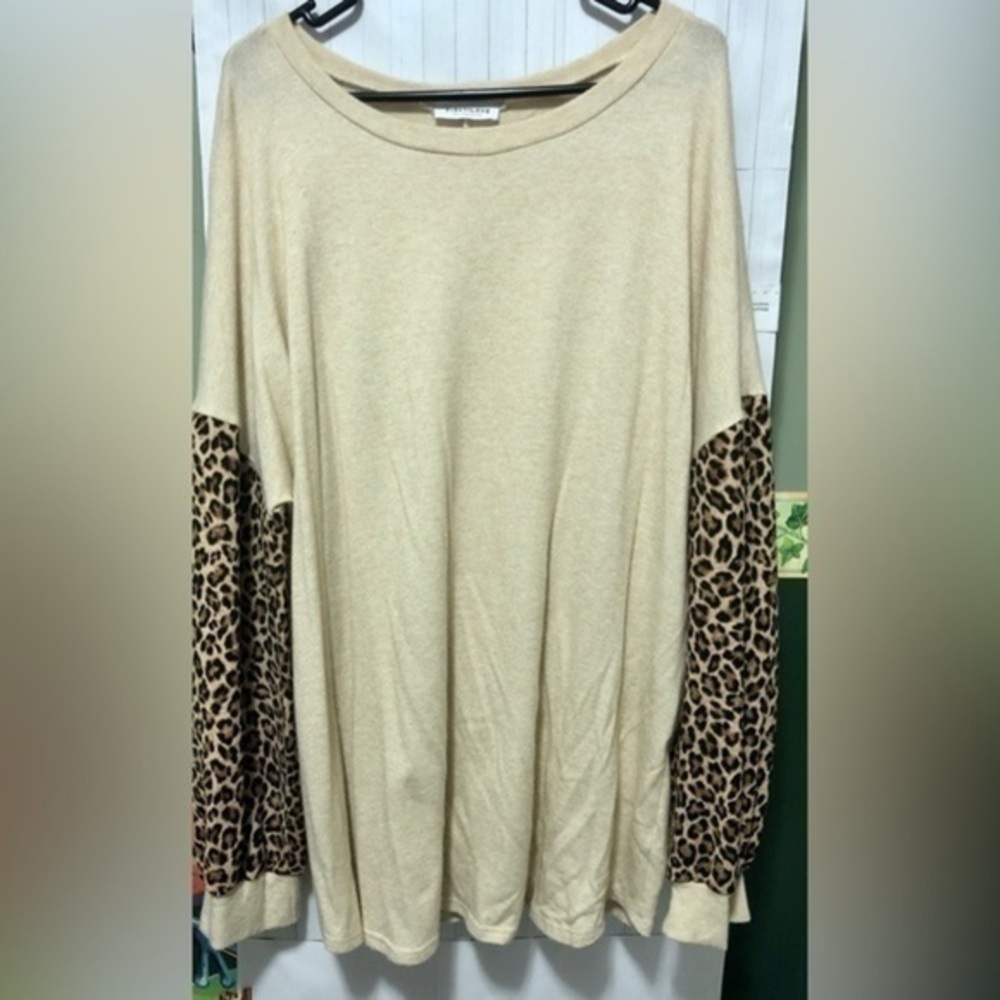 ♈️First Love Oversized Cozy Crew Neck Contrast Leopard Print Sleeves Tunic